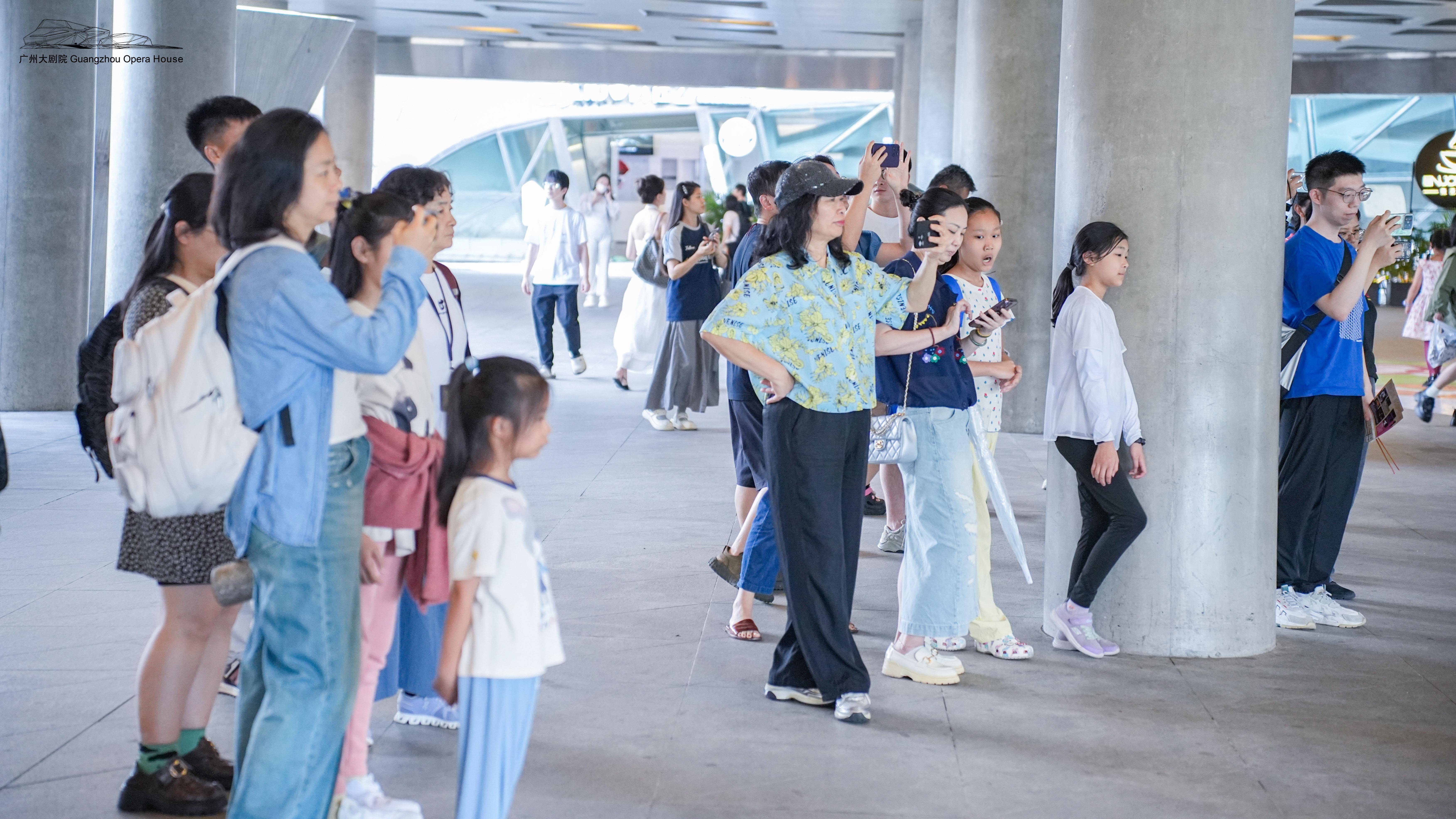 视频丨为十五运会加油！2025广州艺术季“艺术马拉松”上演