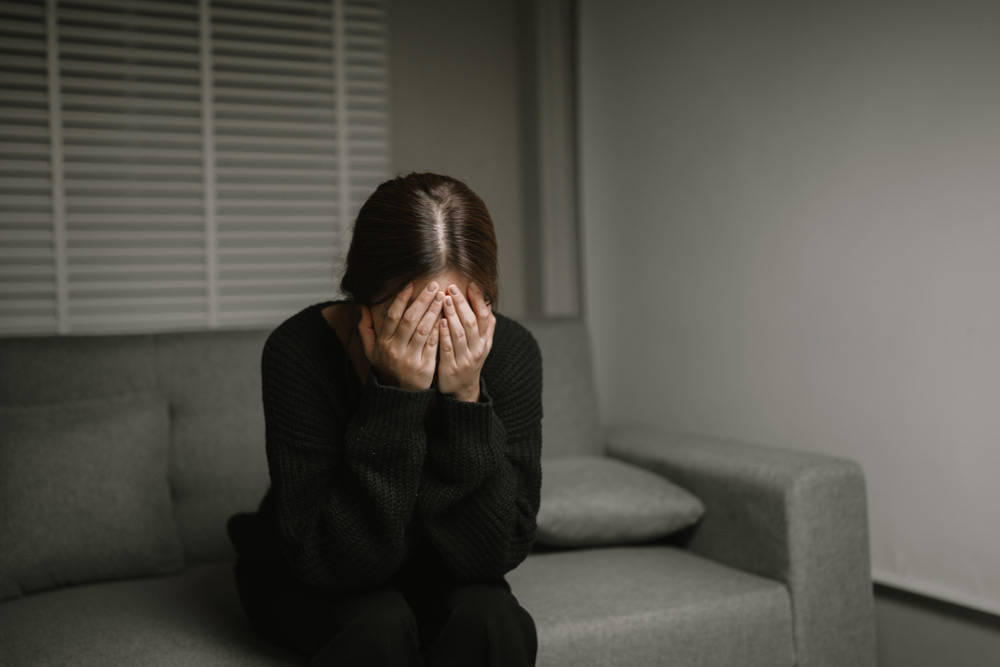 女儿帮妈妈写离婚协议 亲戚指责不孝