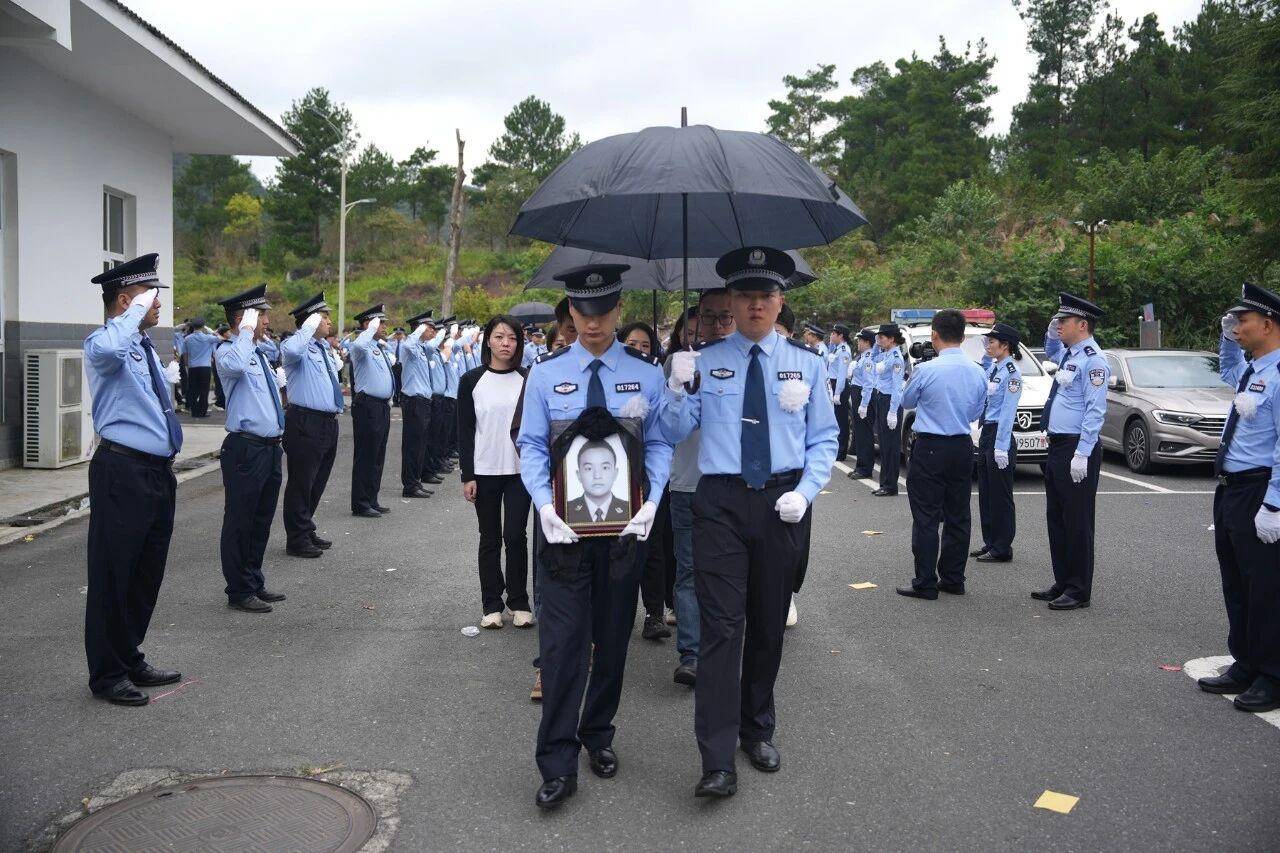 痛惜，年仅31岁！贵州独山一派出所副所长执行任务期间不幸受伤，抢救无效因公牺牲