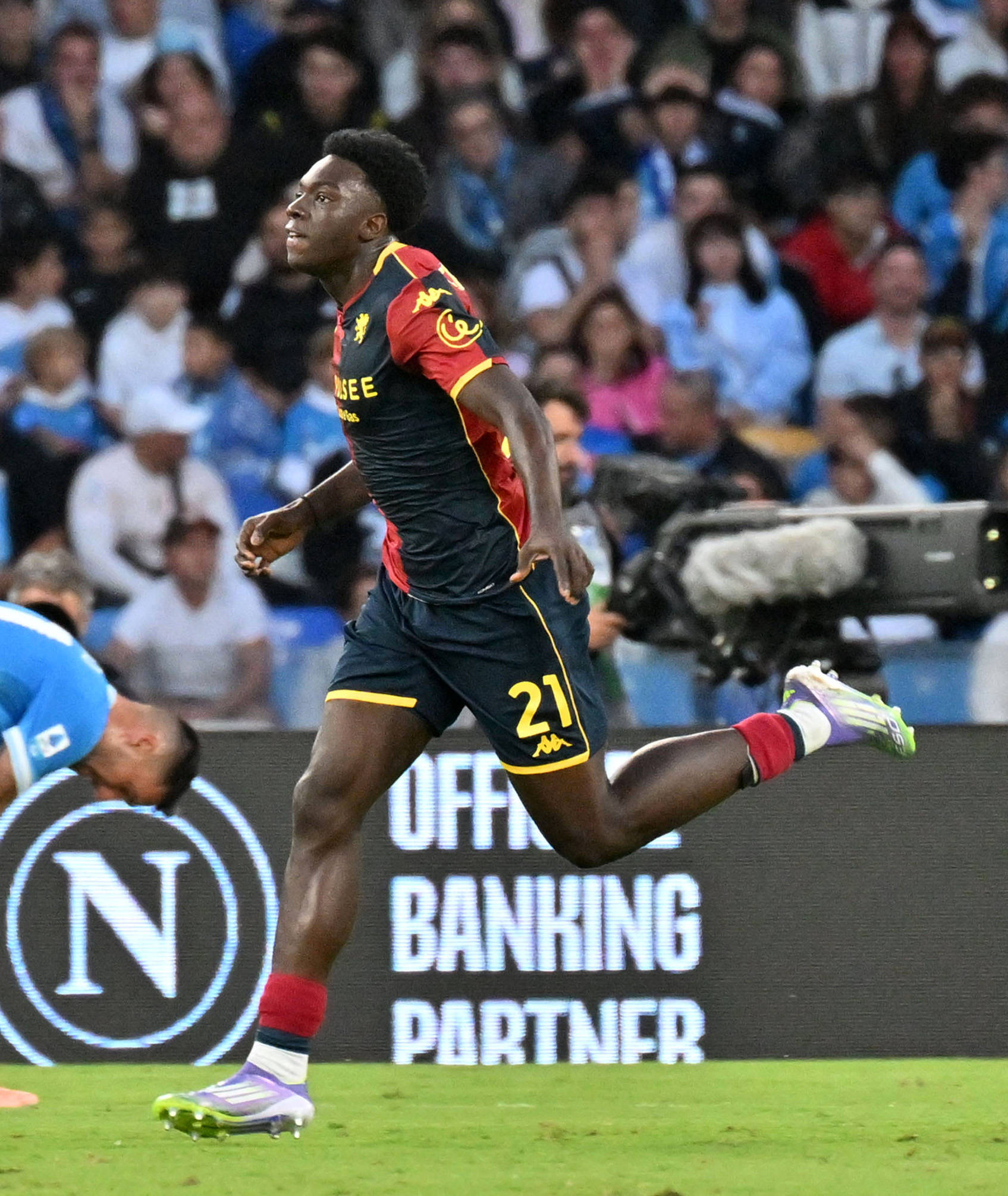 （体育）足球——意甲：那不勒斯胜热那亚