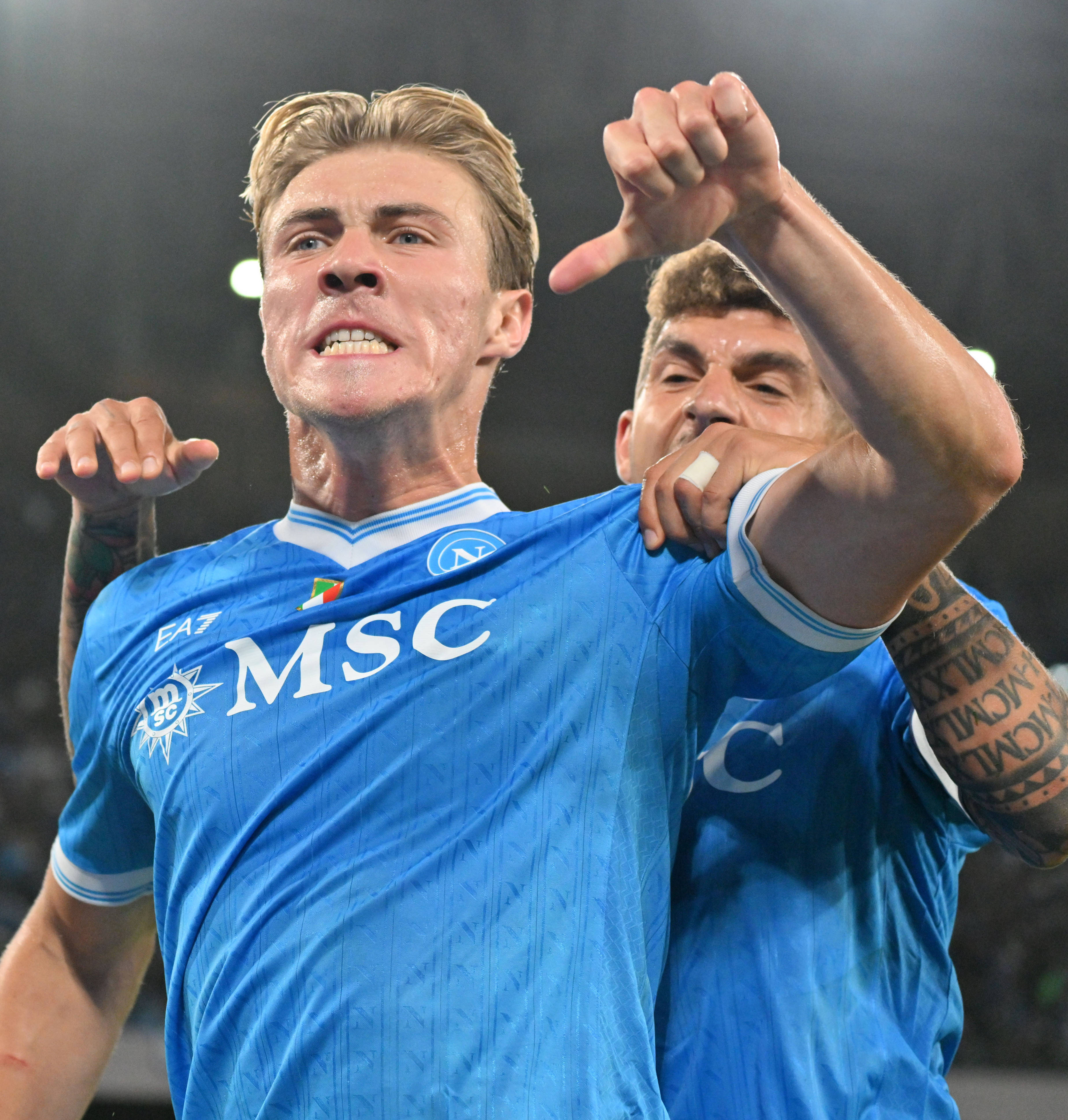 （体育）足球——意甲：那不勒斯胜热那亚