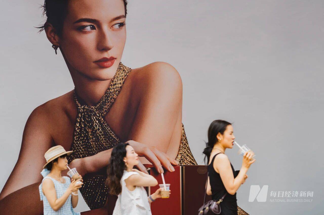 “超级黄金周”收官:“我到成都不是来旅游,而是短暂地生活”