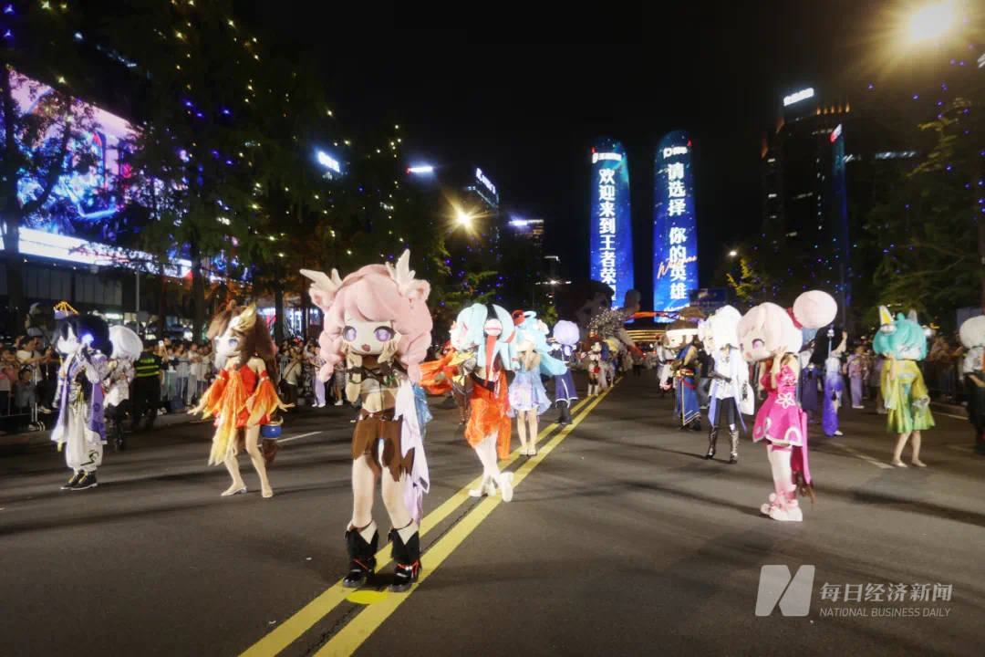 “超级黄金周”收官:“我到成都不是来旅游,而是短暂地生活”