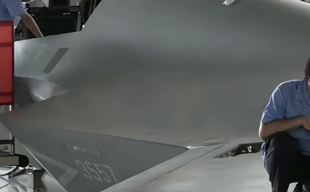生产一架歼-35要多久？央视公开生产线，数量可能已经第57架了！