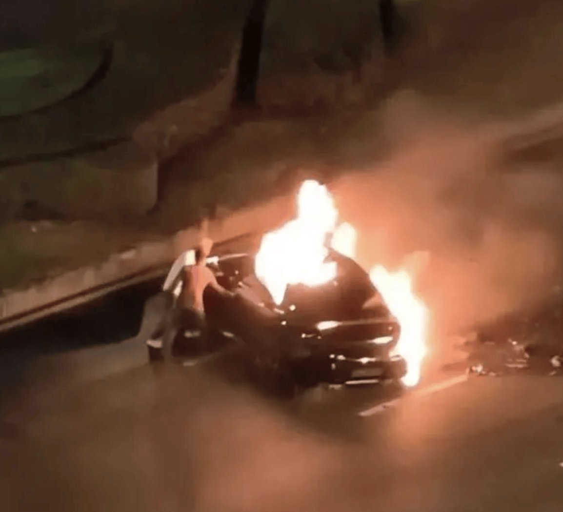 成都车祸后小米汽车直播间遭网暴,雷军抖音一月掉粉35万