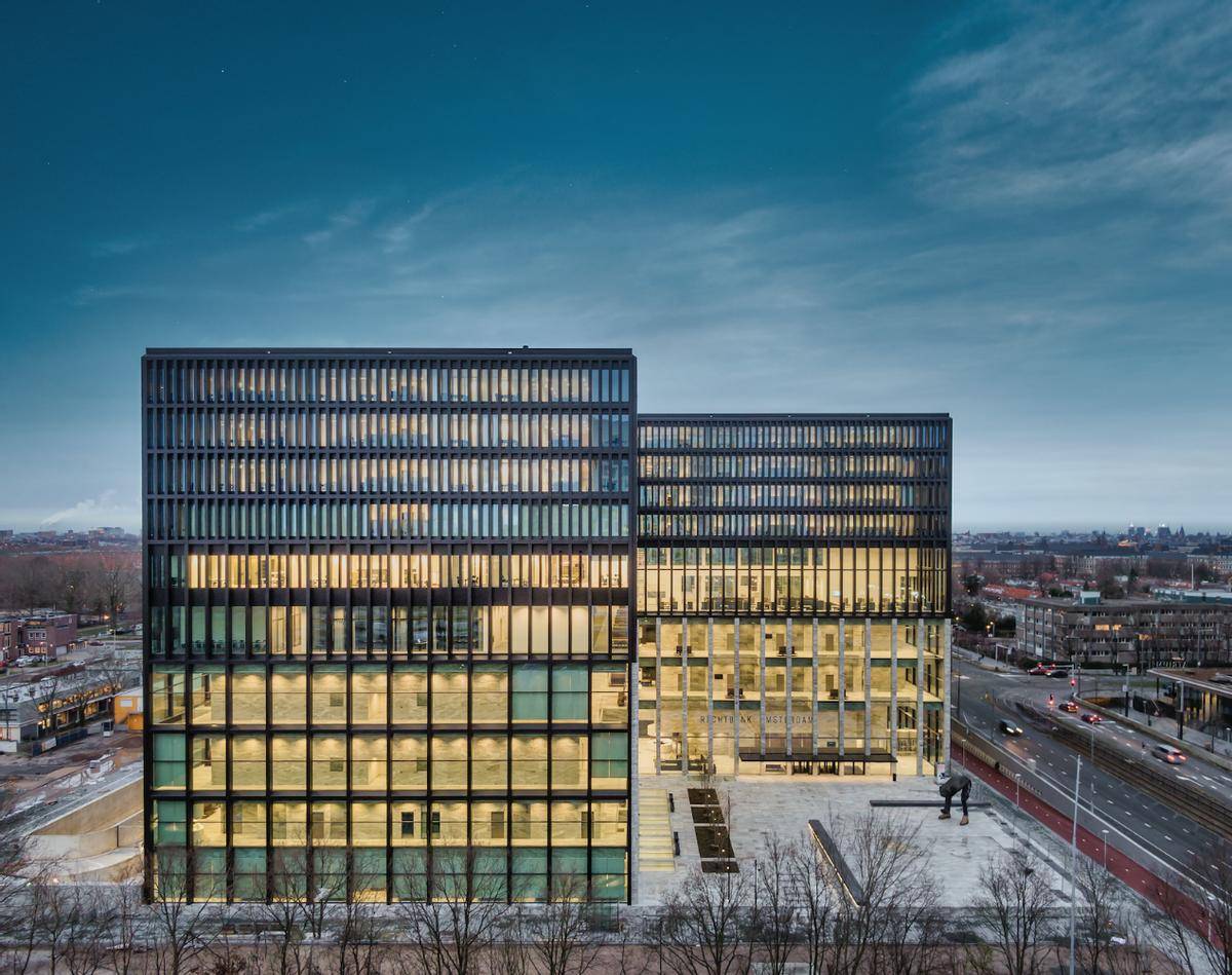 荷兰抢安世半导体，遭中国反制！汽车面临停产，荷兰想紧急对华谈判