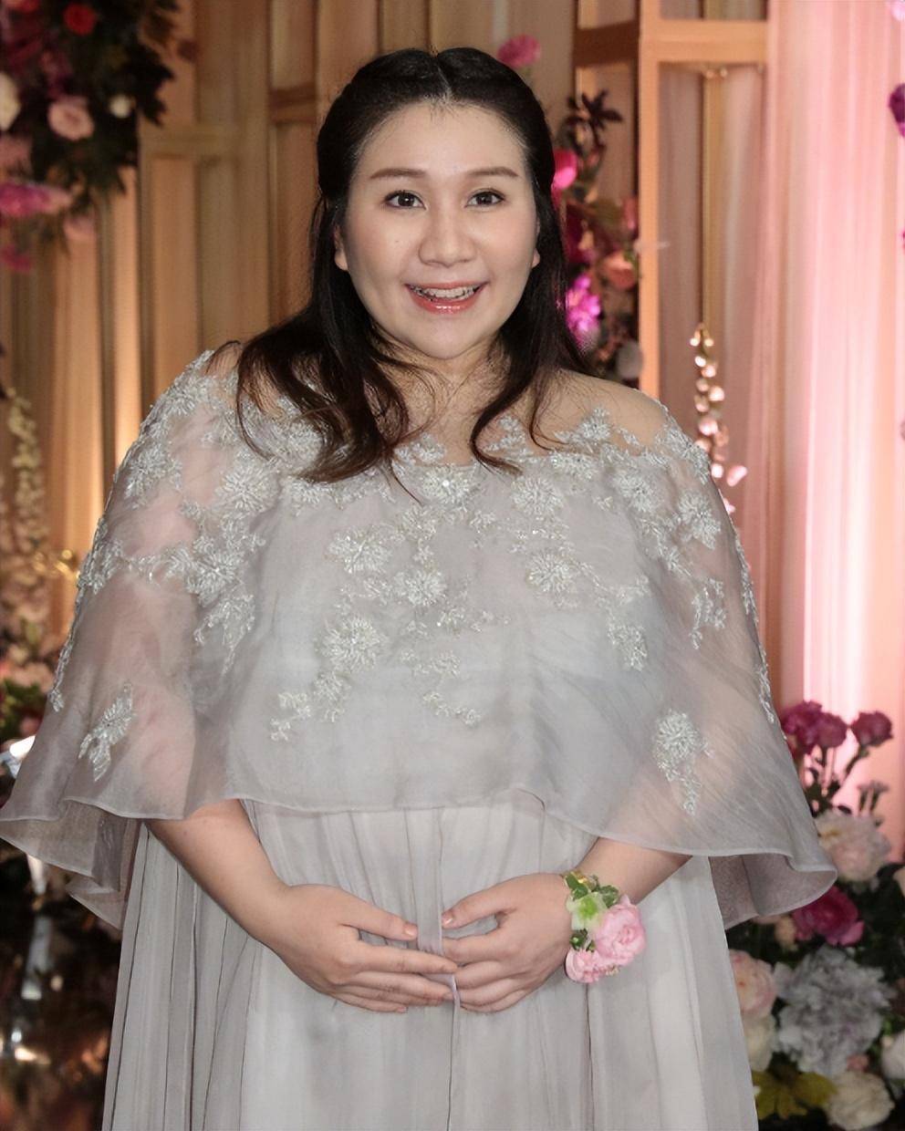 考古 | 何超莲窦骁双双辟谣离婚！两人感情生活引各方热议